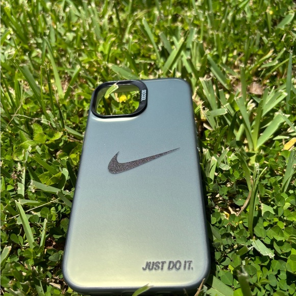 iPhone 15⚫️  Black Phone Case - Picture 1 of 6